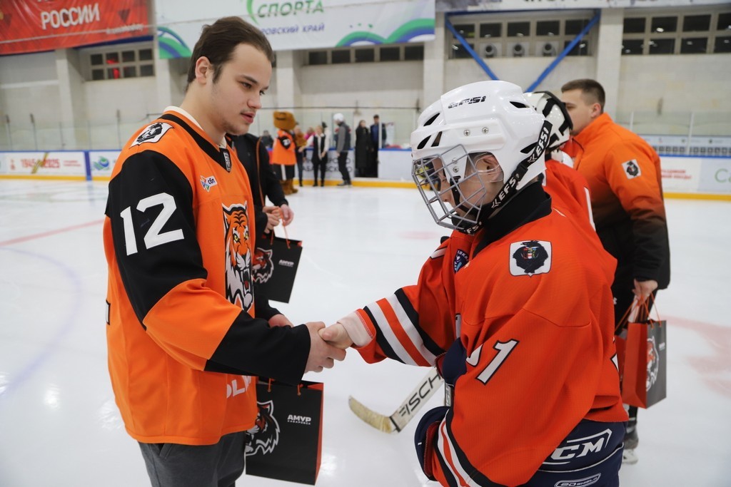 «Матч добра» по адаптивному хоккею состоялся в Хабаровске