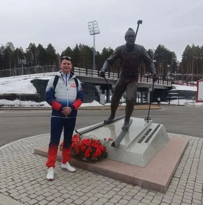 Ветеран СВО из Хабаровского края принимает участие в первых сборах по лыжным гонкам и биатлону среди ветеранов с ограничениями по зрению