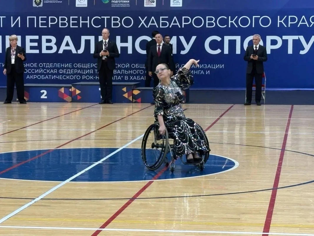 Коляска не преграда для танца!
